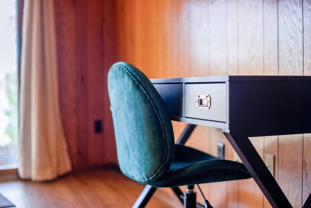 Fall Getaway Resort-3 King Suites, Dog-Friendly Seeley Bagian luar foto