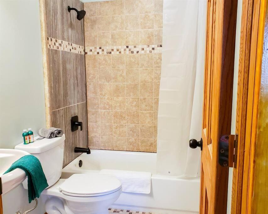 Fall Getaway Resort-3 King Suites, Dog-Friendly Seeley Bagian luar foto
