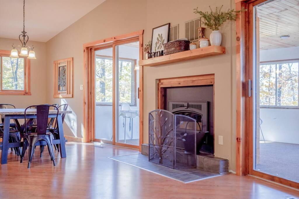Fall Getaway Resort-3 King Suites, Dog-Friendly Seeley Bagian luar foto